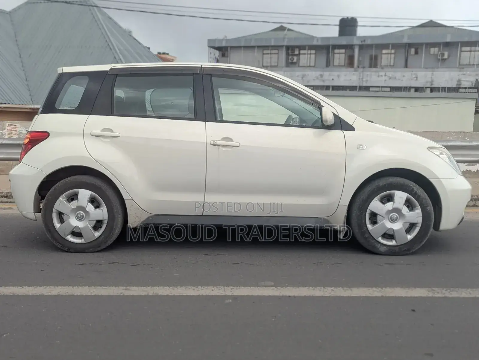Toyota IST 2004