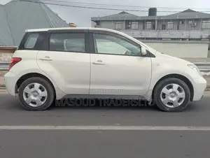 Toyota IST 2004