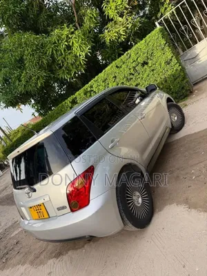 Toyota IST 2005 Silver