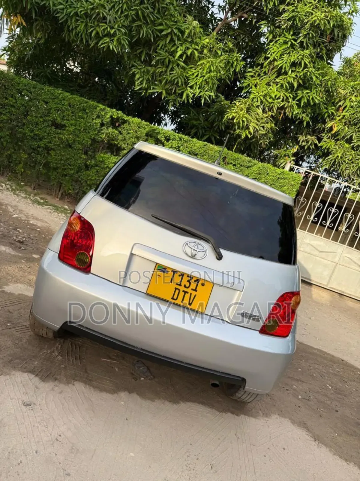 Toyota IST 2005 Silver