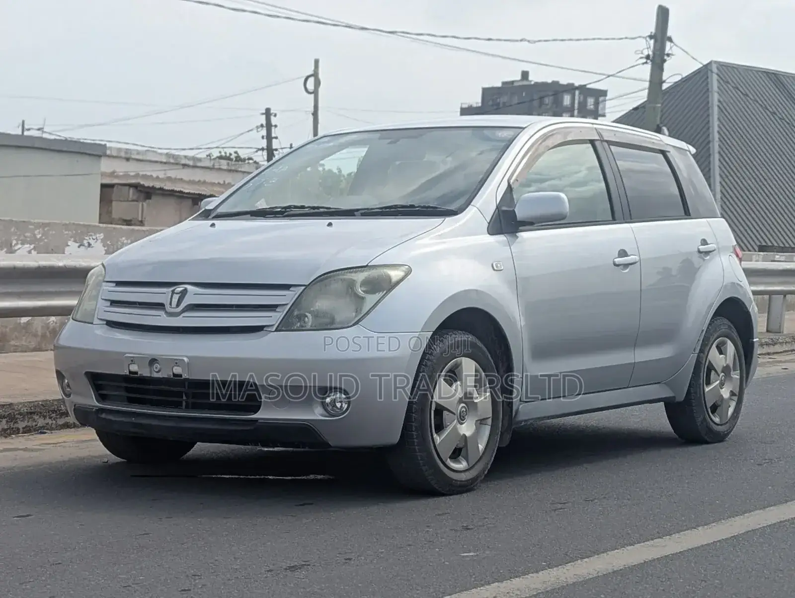 Toyota IST 2004 Silver