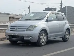 Toyota IST 2004 Silver