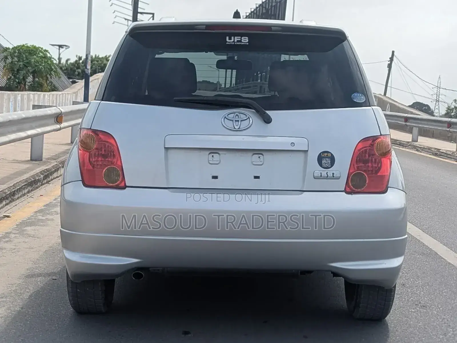 Toyota IST 2004 Silver