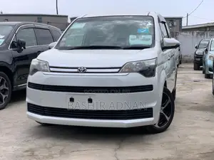 Toyota Spade 1.5 2012 White