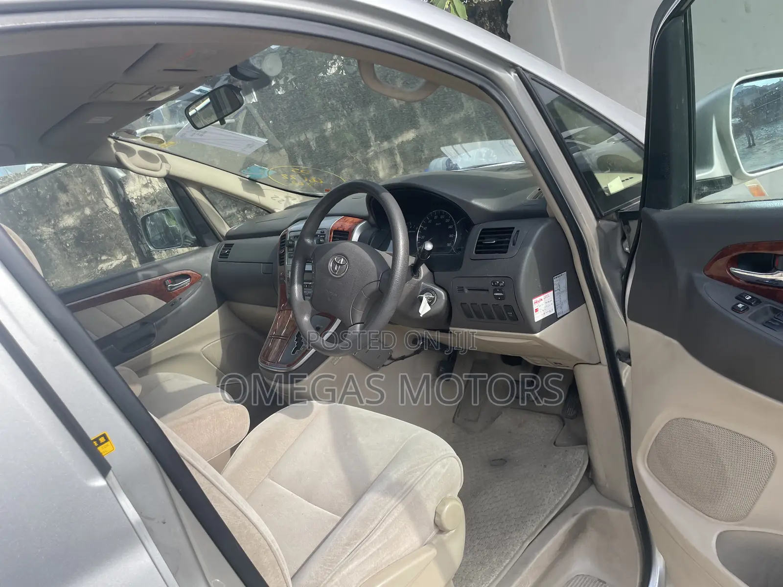 Toyota Alphard 2.4 Petrol AWD 2005 Silver