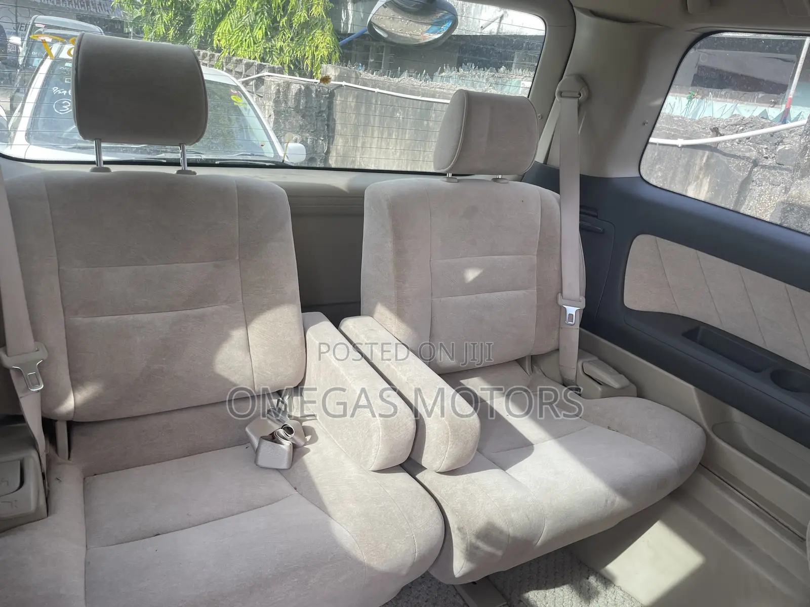 Toyota Alphard 2.4 Petrol AWD 2005 Silver