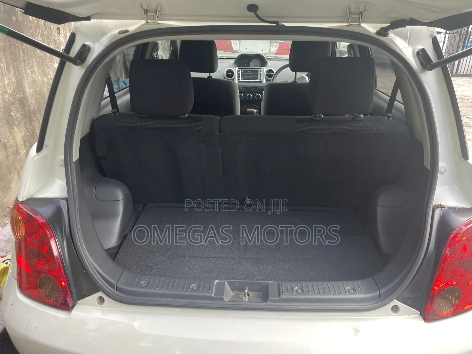 Toyota IST 2004 White