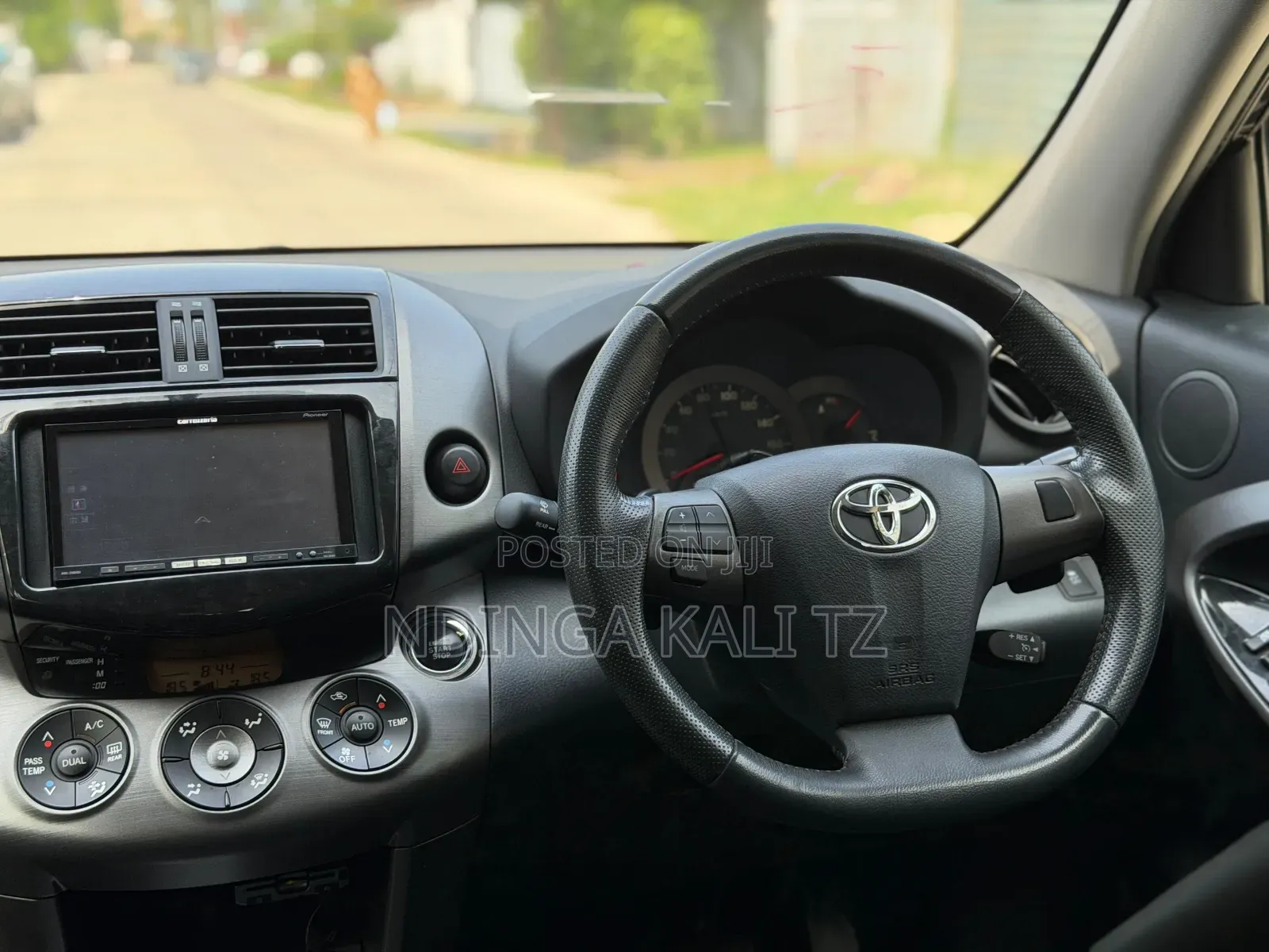 Toyota Vanguard 2011 Black