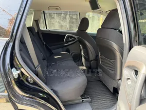 Toyota Vanguard 2011 Black