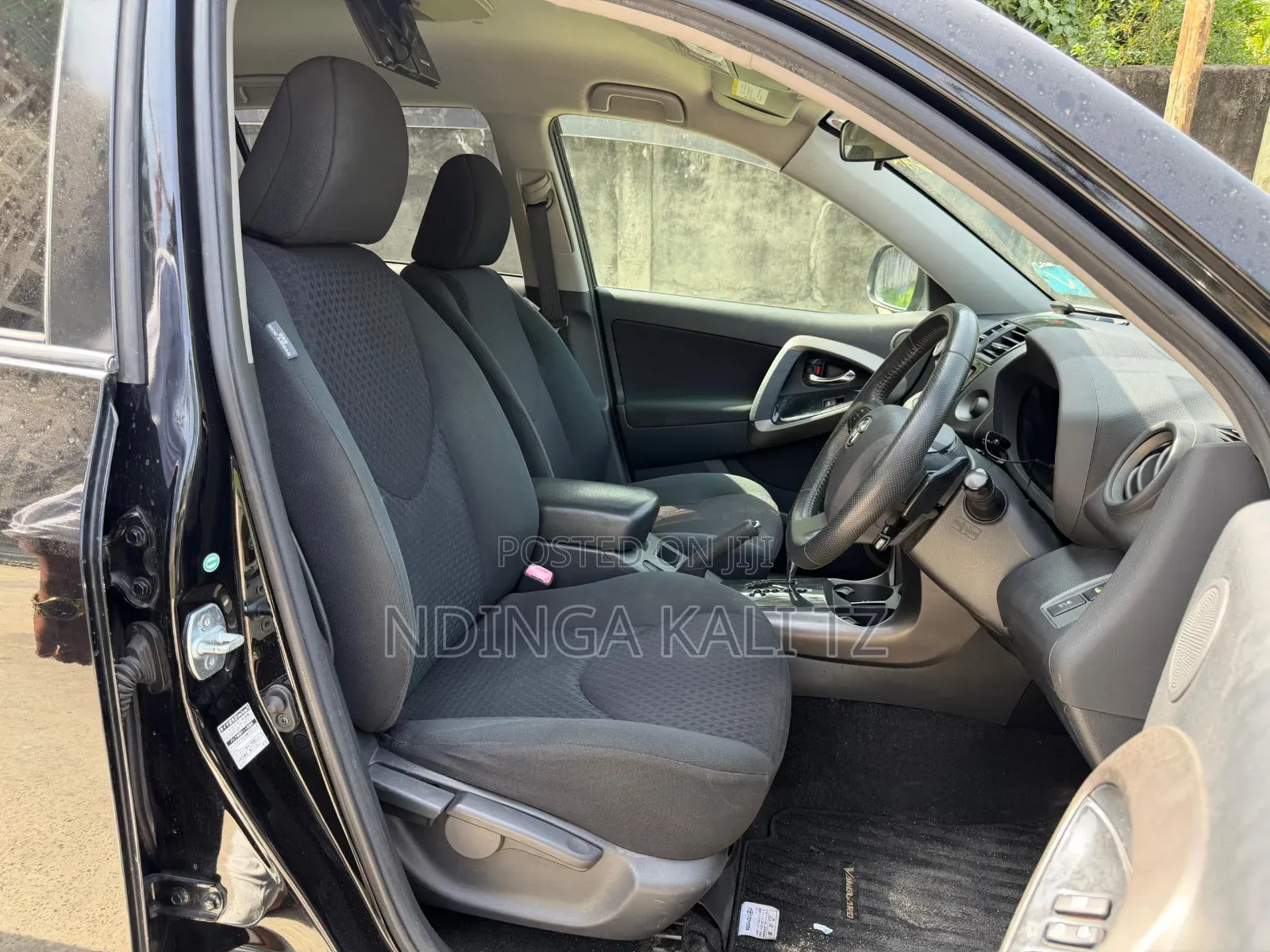 Toyota Vanguard 2011 Black