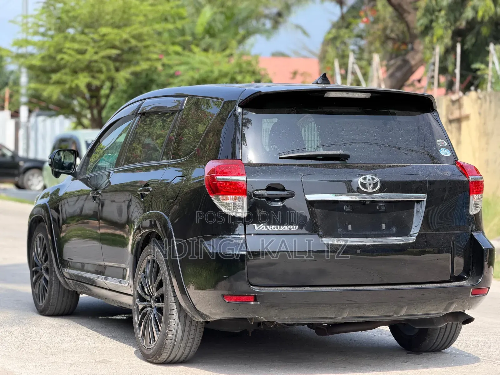 Toyota Vanguard 2011 Black