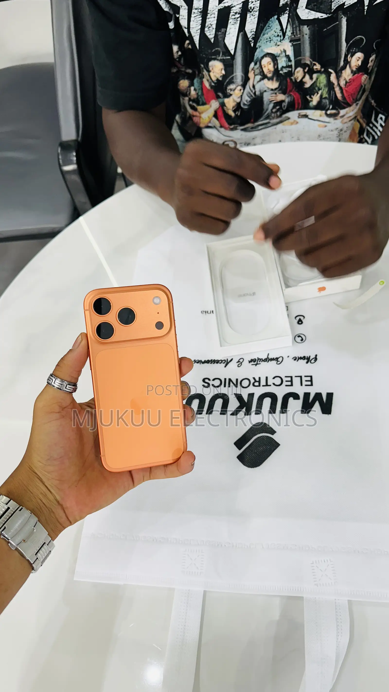 New Apple iPhone 17 Pro 256 GB Orange