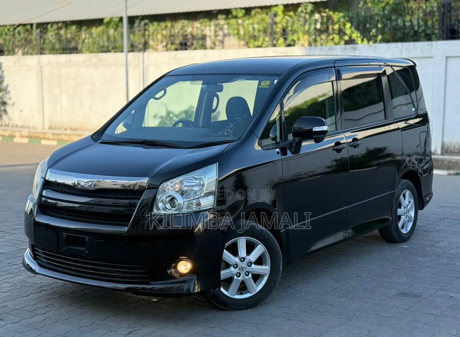 Toyota Noah 2009 Black