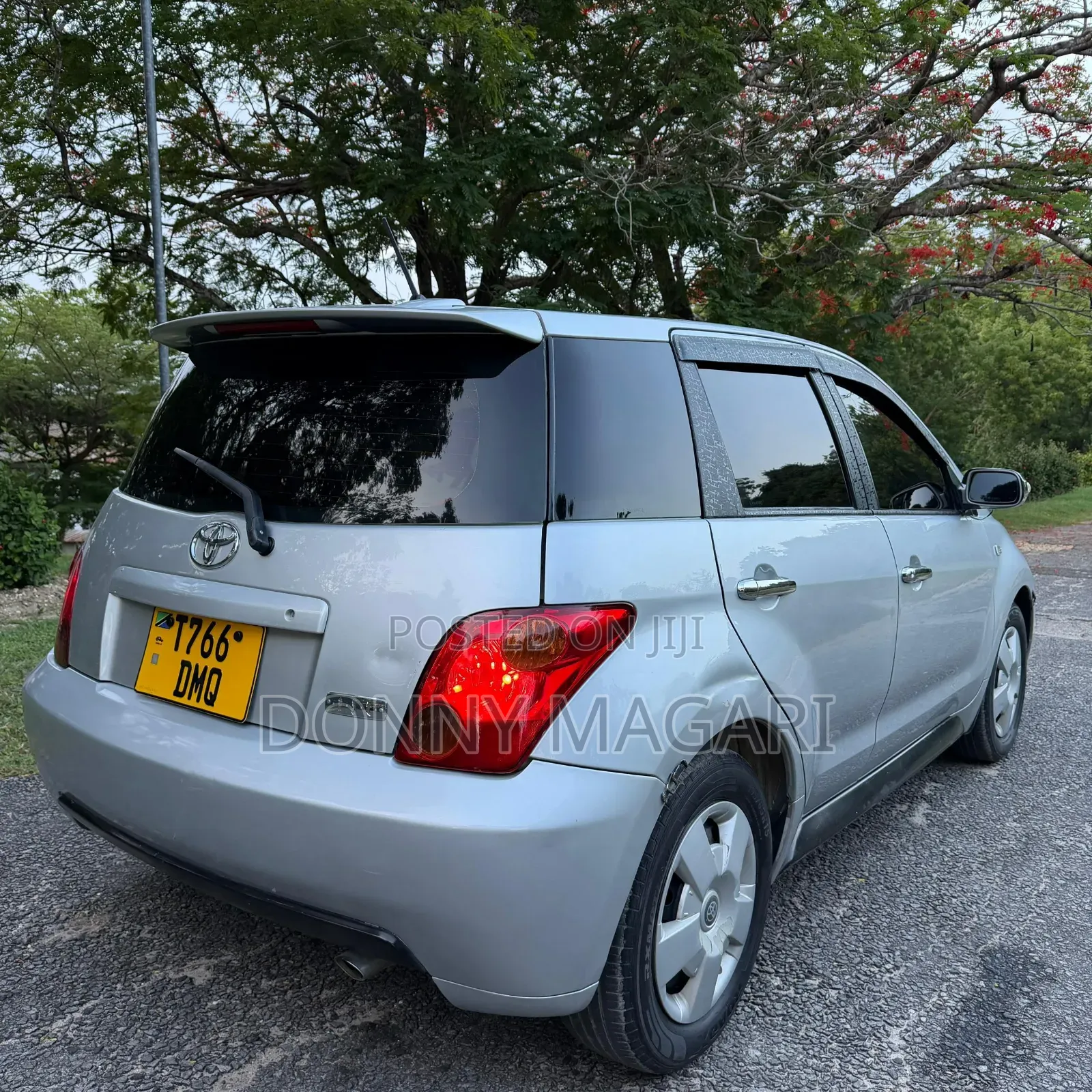 Toyota IST 2004 Silver