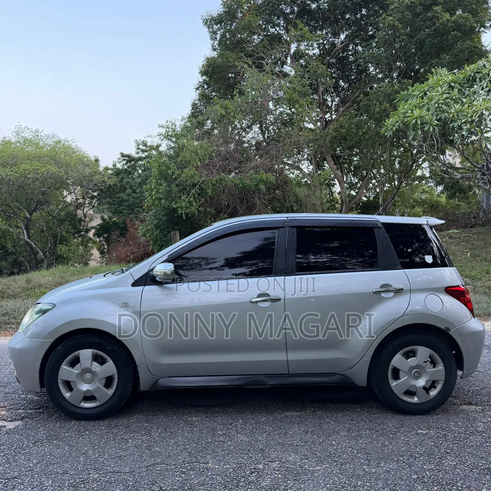 Toyota IST 2004 Silver