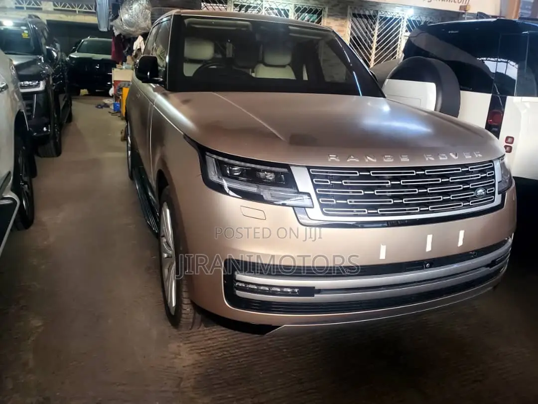 Land Rover Range Rover Vogue 2025 Gold