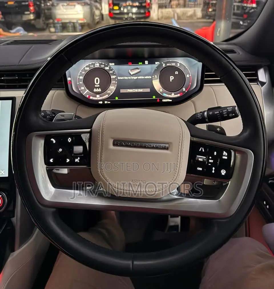 Land Rover Range Rover Vogue 2025 Gold