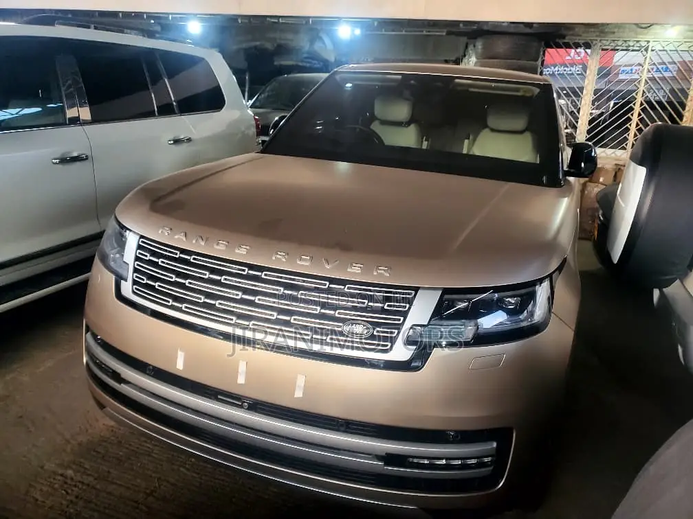 Land Rover Range Rover Vogue 2025 Gold