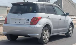 Toyota IST 2004 Silver