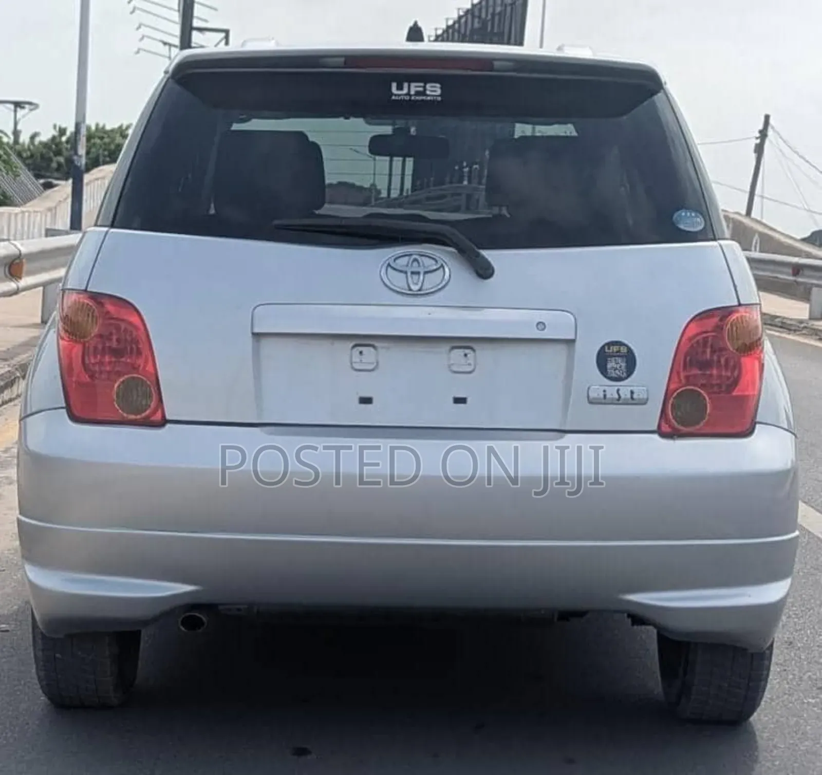 Toyota IST 2004 Silver