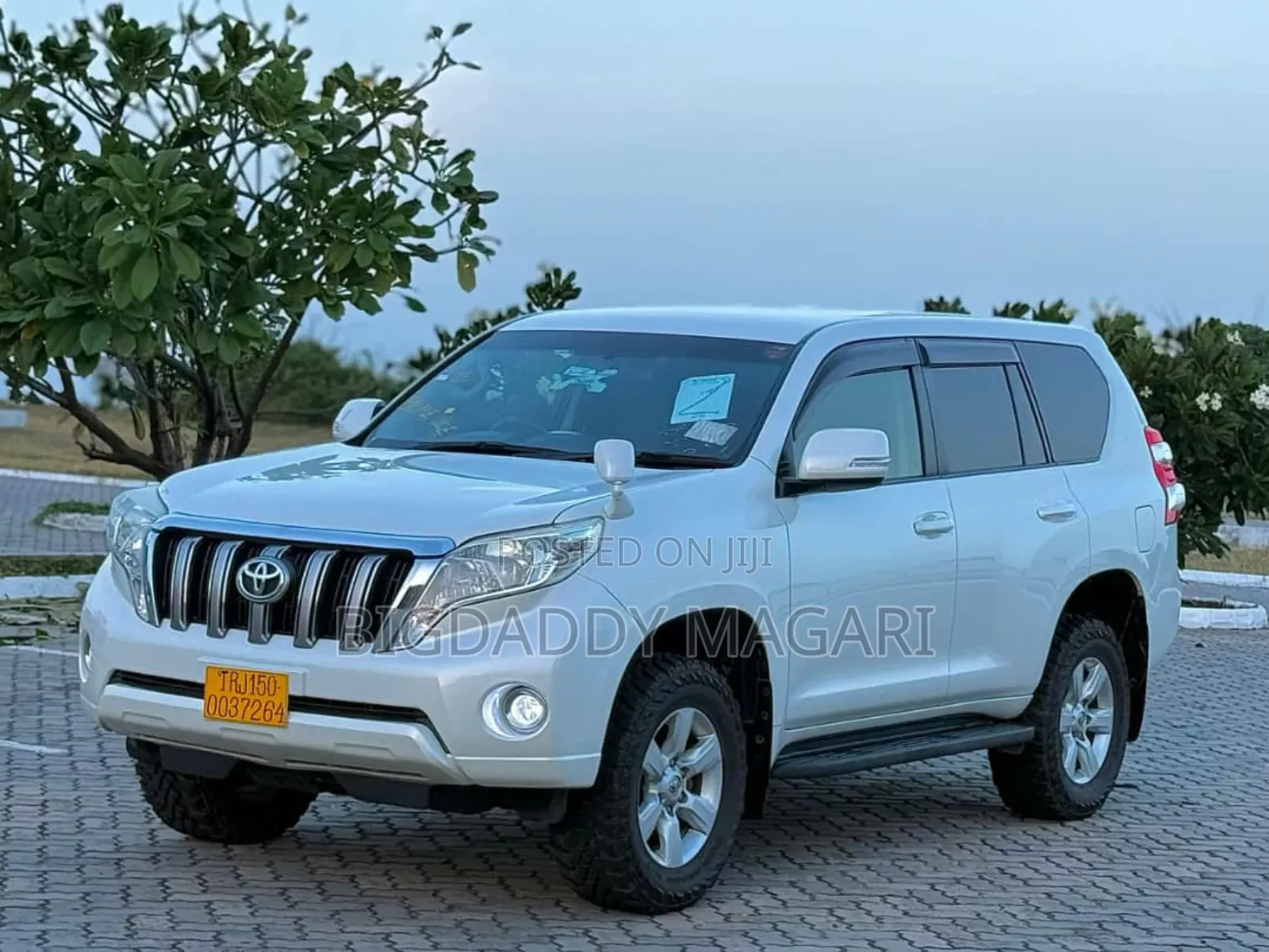 Toyota Land Cruiser Prado 2013 White