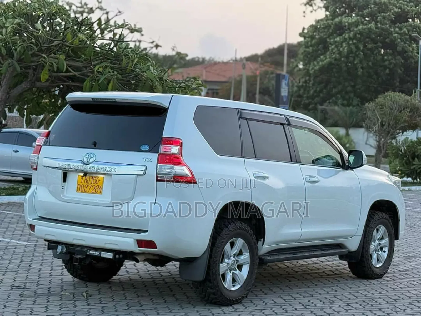 Toyota Land Cruiser Prado 2013 White
