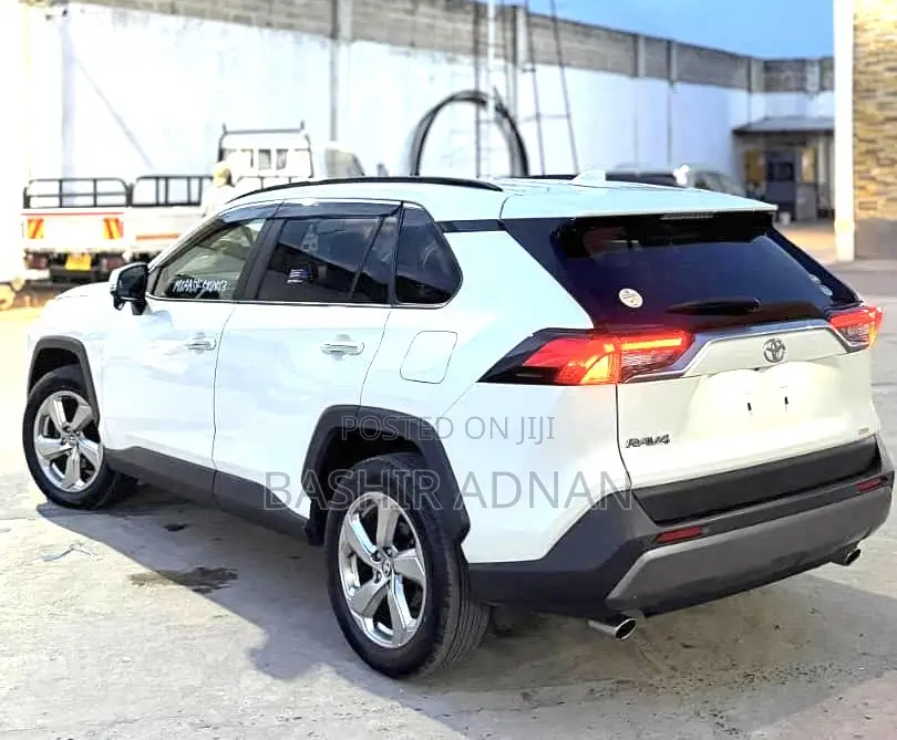 Toyota RAV4 Adventure AWD 2020 White