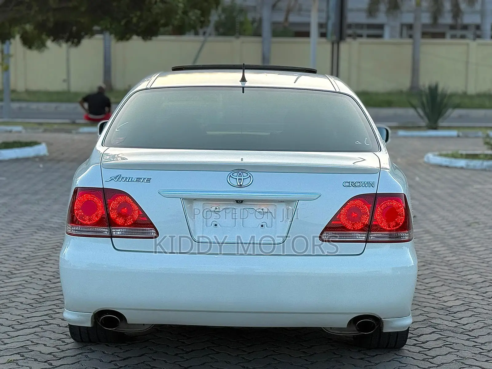 Toyota Crown Royale 2005 White