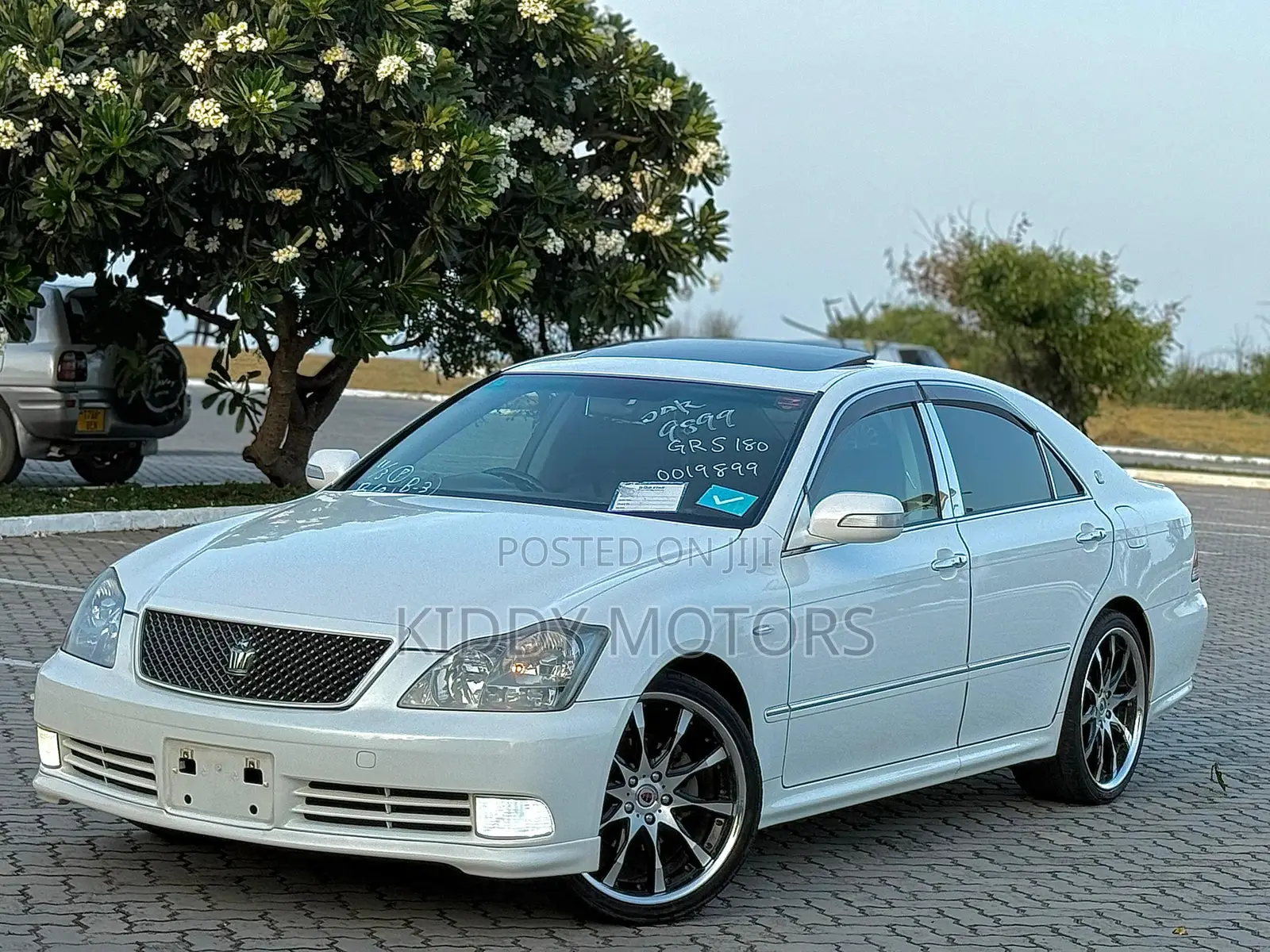 Toyota Crown Royale 2005 White