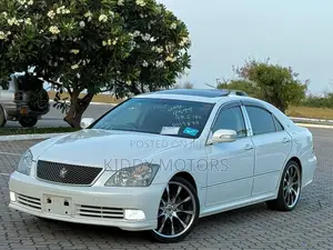 Toyota Crown Royale 2005 White
