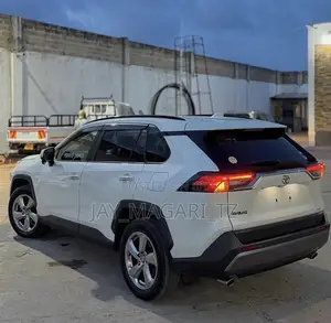 Toyota RAV4 2020 White