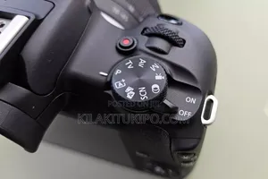 Canon Eos R100 Mirrorless Camera + Rf-S 18-45mm STM Lens
Equipped 