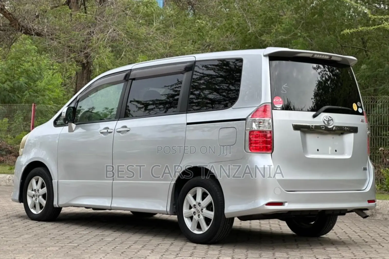 Toyota Noah 2008 Silver