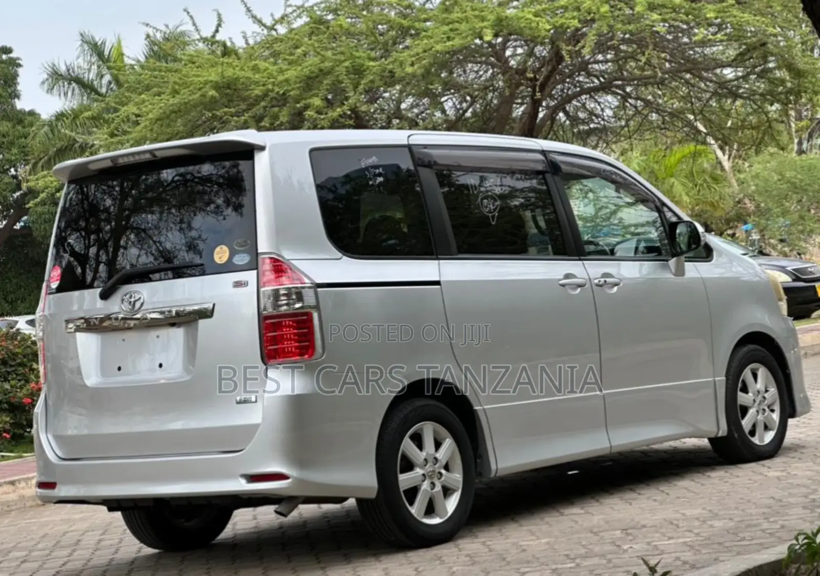 Toyota Noah 2008 Silver