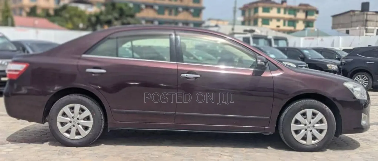 Toyota Premio 2013 Maroon