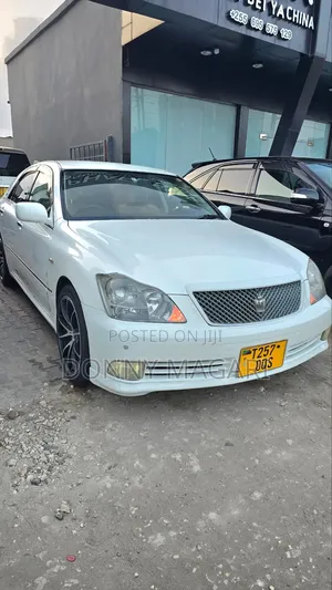 Toyota Crown 2006 White