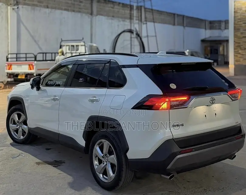 Toyota RAV4 2020 White