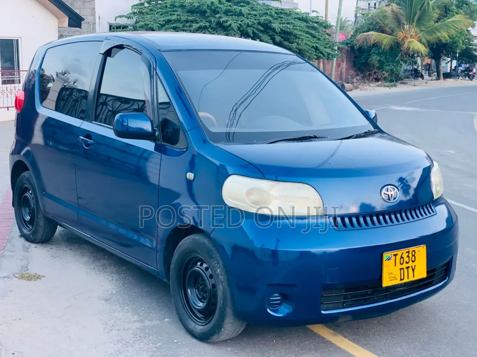 Toyota Porte 2004 Blue