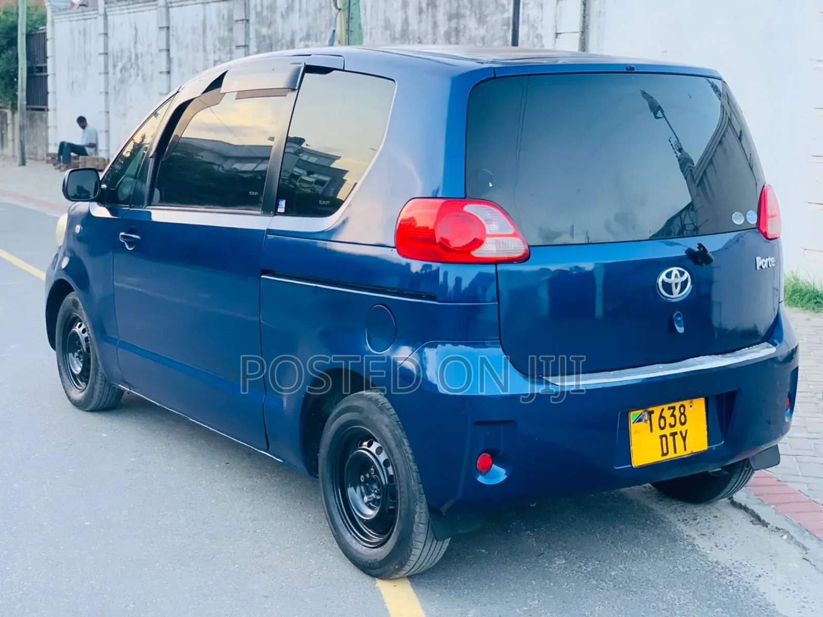 Toyota Porte 2004 Blue
