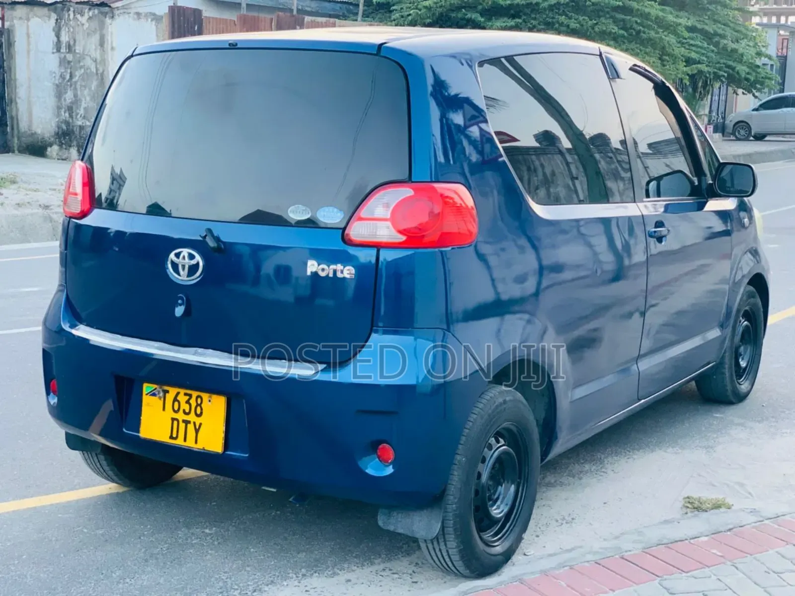 Toyota Porte 2004 Blue