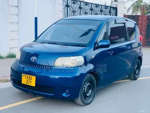 Toyota Porte 2004 Blue
