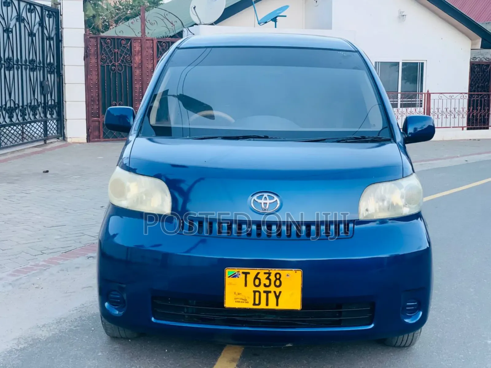 Toyota Porte 2004 Blue
