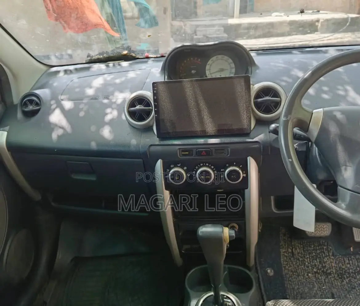 Toyota IST 2004 Silver