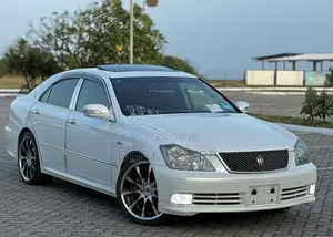 Toyota Crown Royale 2005 White