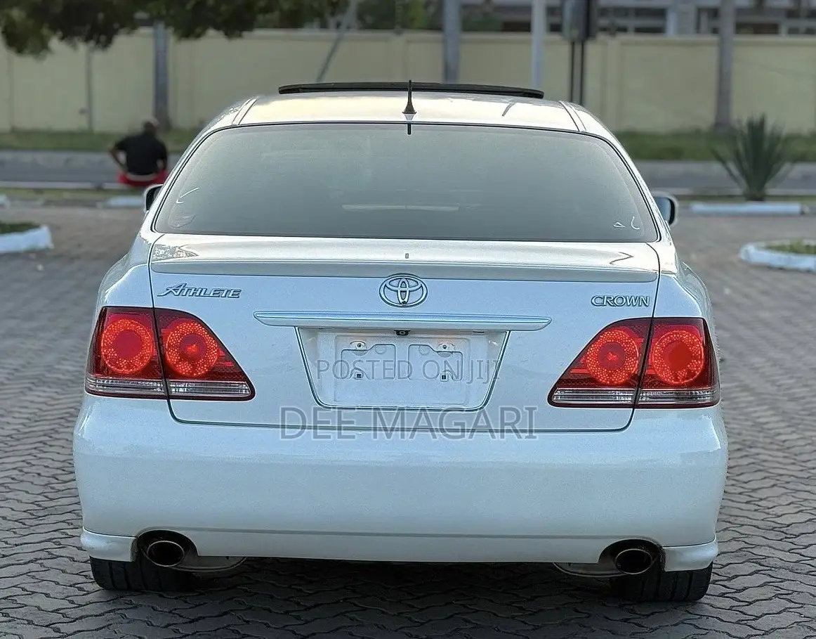 Toyota Crown Royale 2005 White