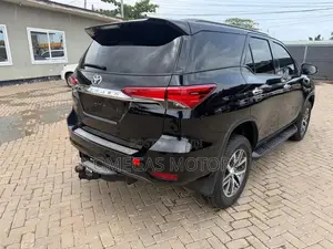 Toyota Fortuner 2018 Black