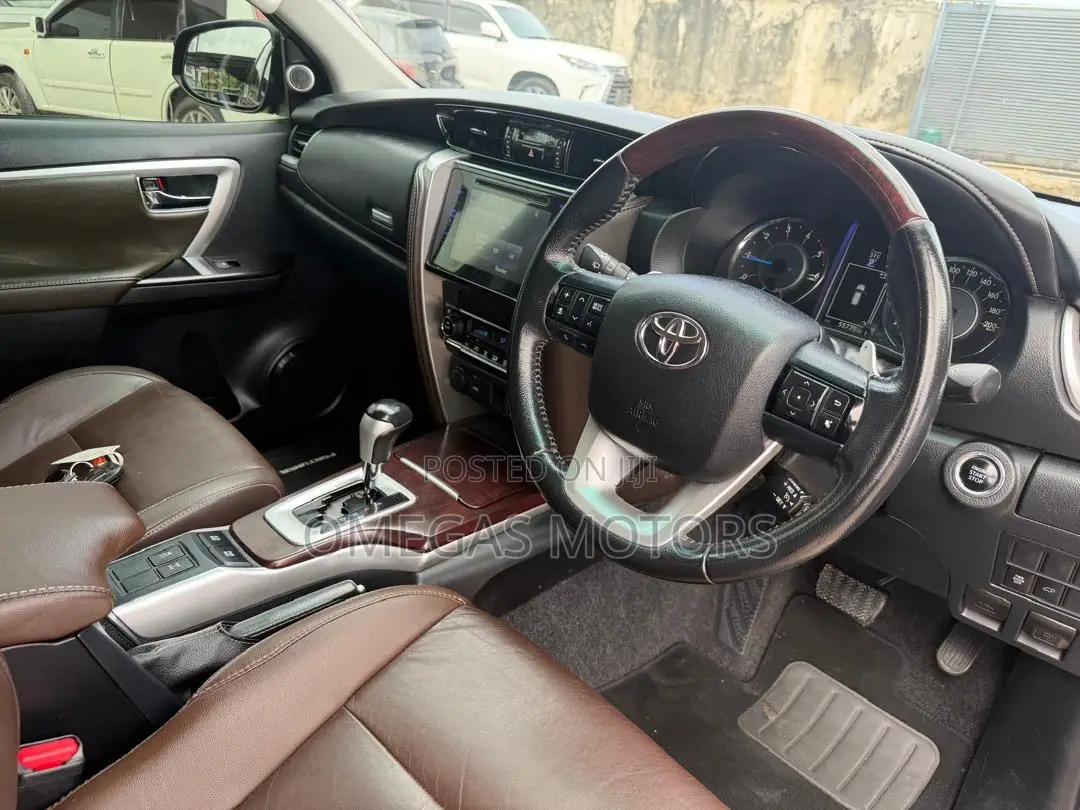 Toyota Fortuner 2018 Black