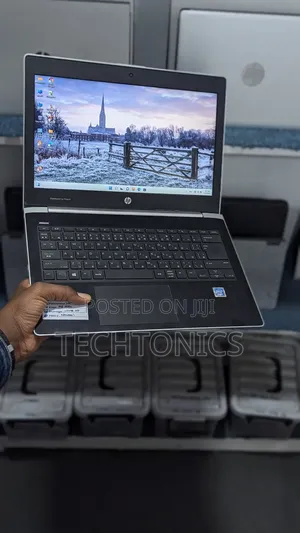 Laptop HP MT21 8GB Intel SSD 256GB