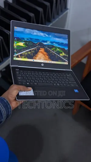 Laptop HP MT21 8GB Intel SSD 256GB