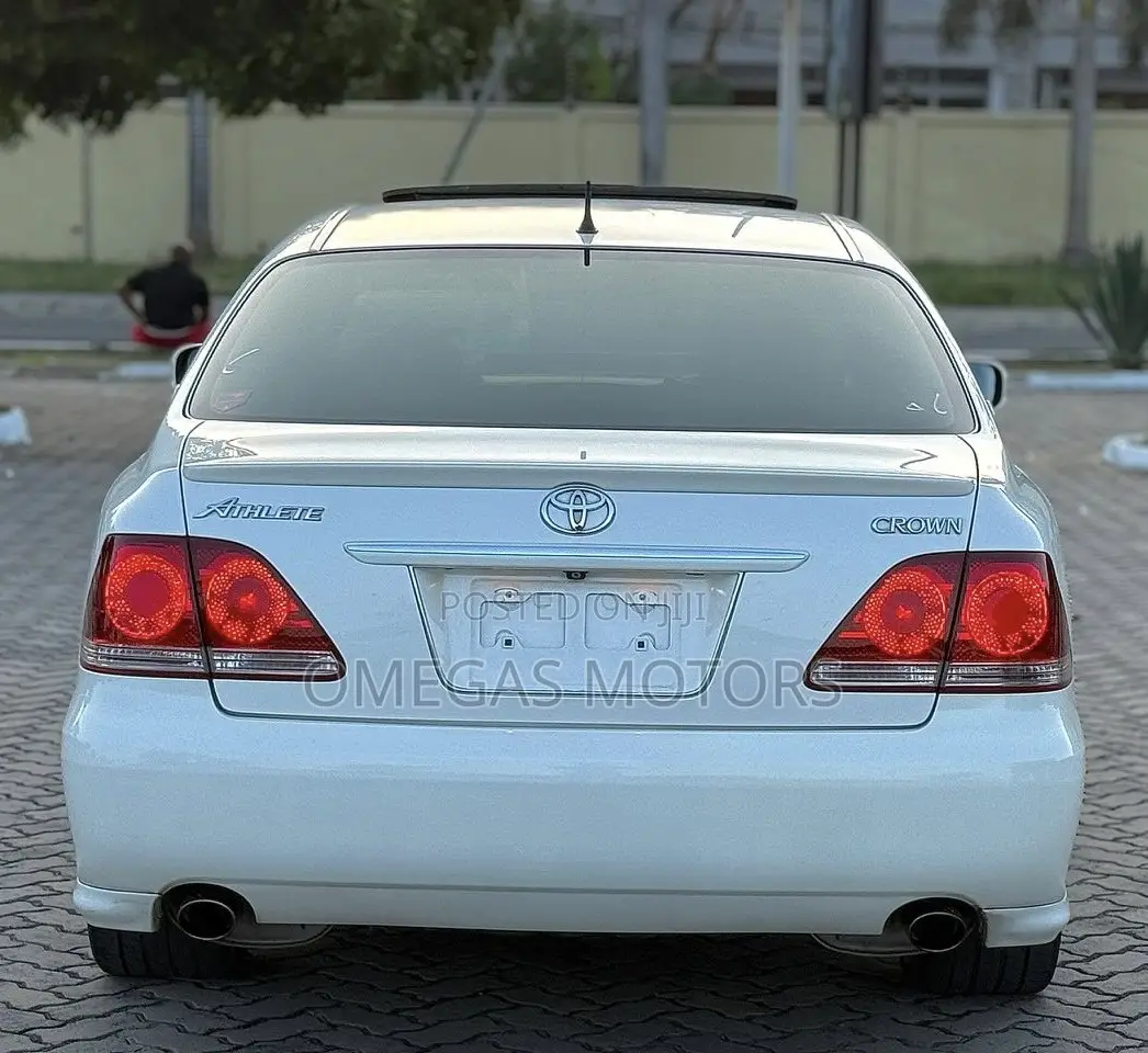 Toyota Crown Royale 2005 White